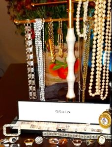 Vintage-modern jewelry lot